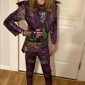 Halloween costume Descendants character Mal